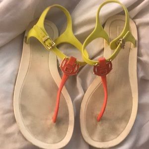 Hunter rubber flip flops